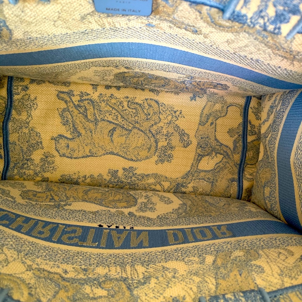 AUTHENTIC DIOR TOILE DE JOUY MEDIUM BOOK TOTE PALE BLUE - Picture 5 of 6